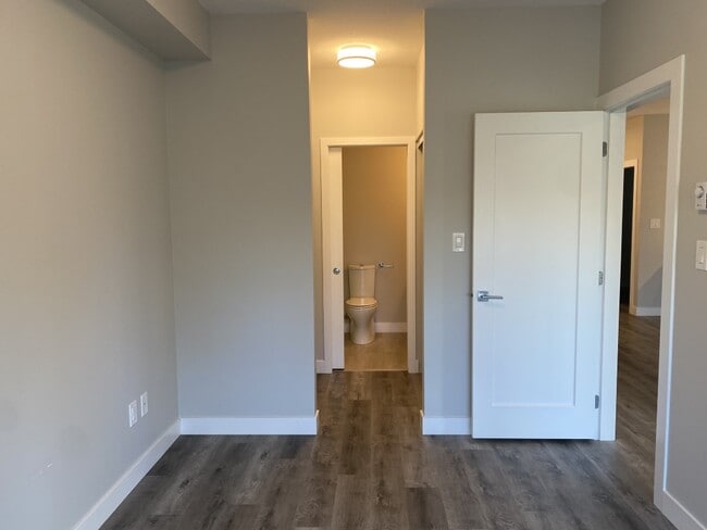 Building Photo - 20 Barsby Ave
