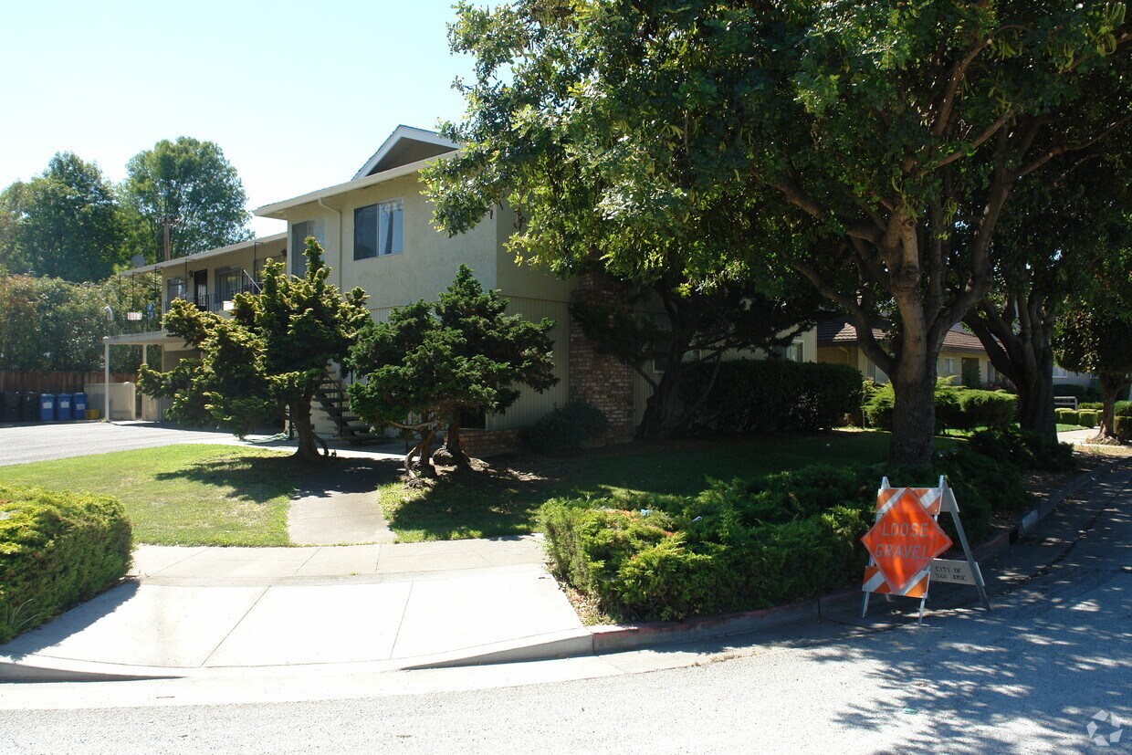 Building Photo - 1590 De Rose Way