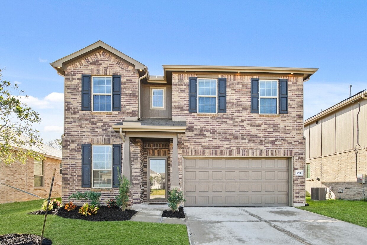 Primary Photo - 312 Lippizan Dr