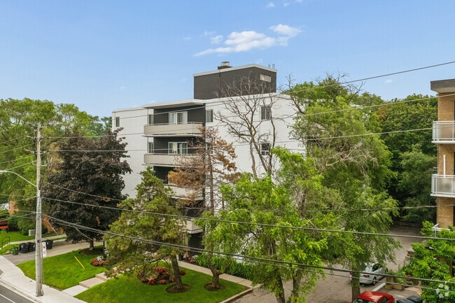 Building Photo - 1903 Bayview Avenue