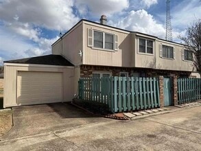 Building Photo - 553 Georgetown St