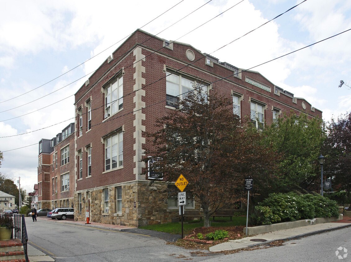 Primary Photo - Clarke School