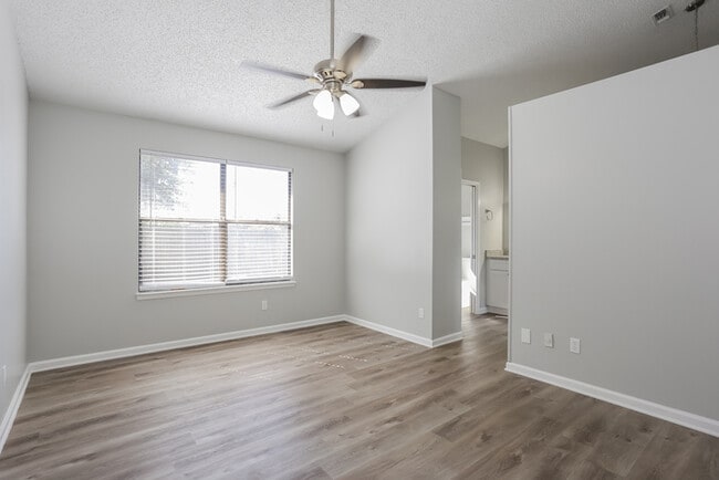 Foto del edificio - 2640 Sam Hardwick Blvd