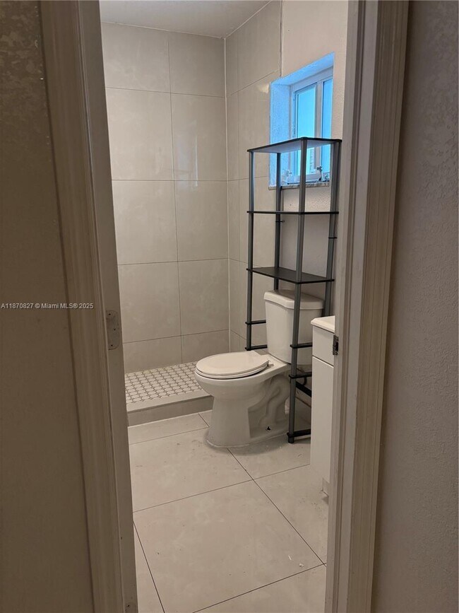 Foto del edificio - 3901 NW 9th Ave