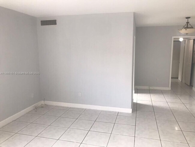 Foto del edificio - 11855 NE 19th Dr