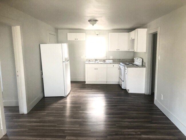 Foto del edificio - 904 E Iowa Ave