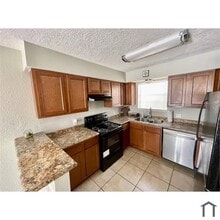 Building Photo - 1502 Oleander