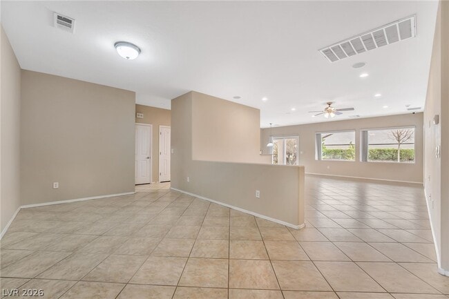 Foto del edificio - 2560 Crater Rock St