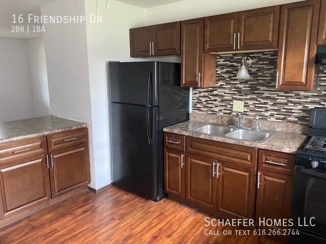 Building Photo - 2 Bedroom Duplex