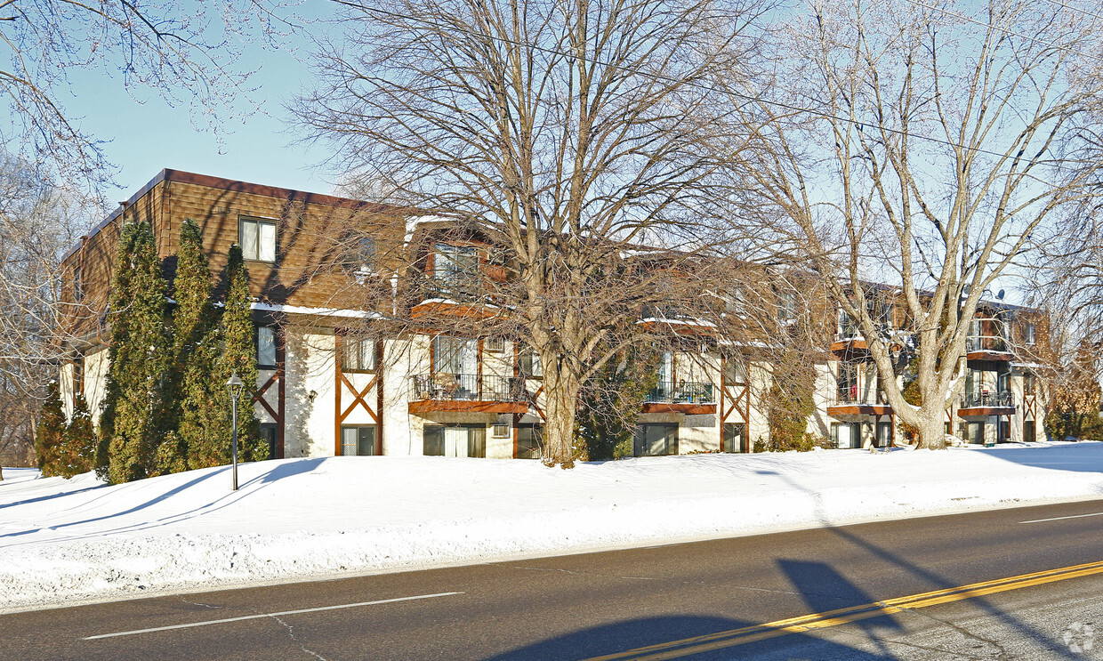 Primary Photo - Silver Lake Town Homes