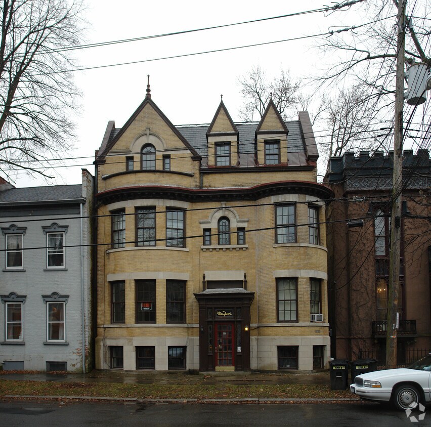 Primary Photo - 244 Union St