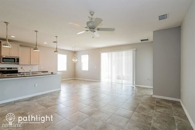 Foto del edificio - 4 br, 2 bath House - 1762 Bering Road UNIT