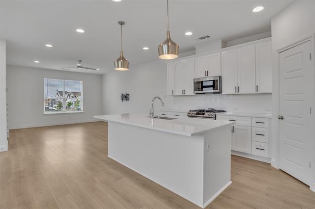 Foto del edificio - 3456 Lake District Ln