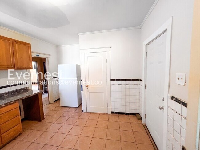Foto del edificio - 3 Bed, 2 Bath Home with Off-Street Parking / Vouchers Accepted / Available Now!