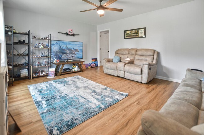 Foto del edificio - Updated Three Bedroom!