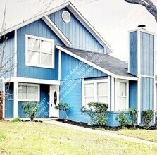 Building Photo - 10631 Wessex Dr