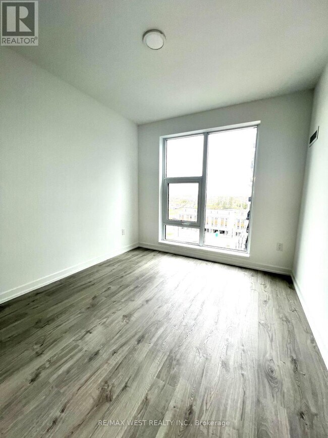 Photo du bâtiment - 9763 Markham Rd
