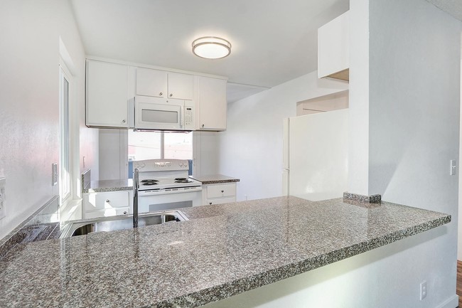 Kitchen - 2404 26th Ave