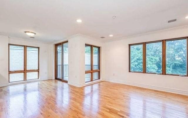 Building Photo - 17 Meadow Rd