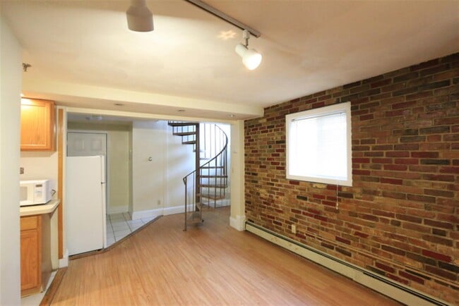 Building Photo - 12 Mount Auburn St