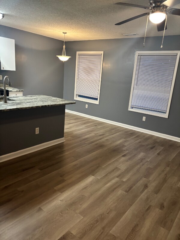 Foto principal - 805 6th Ave S