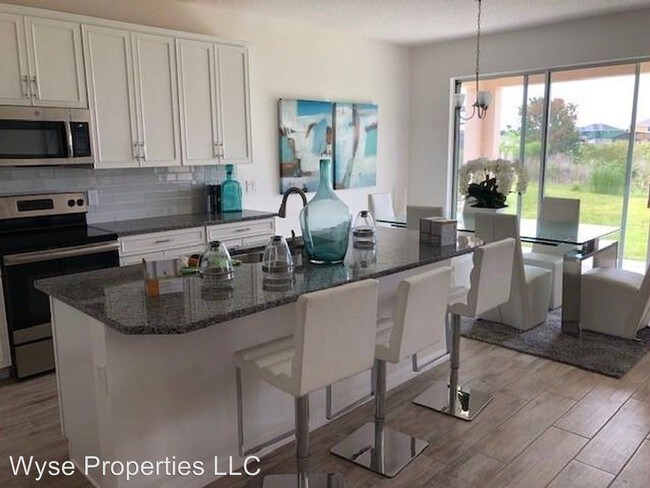 Foto del edificio - 5 br, 4 bath House - 2246 Crofton Avenue