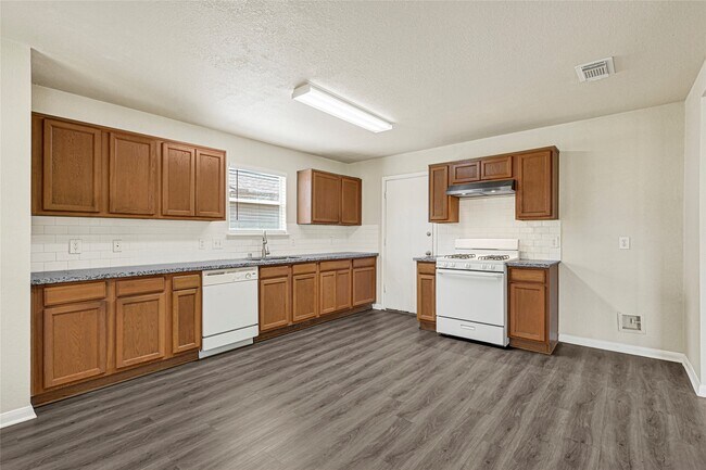 Building Photo - 29402 Legends Stone Dr