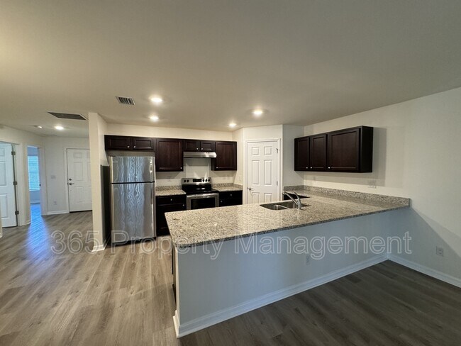 Foto del edificio - 26535 Sandhill Blvd