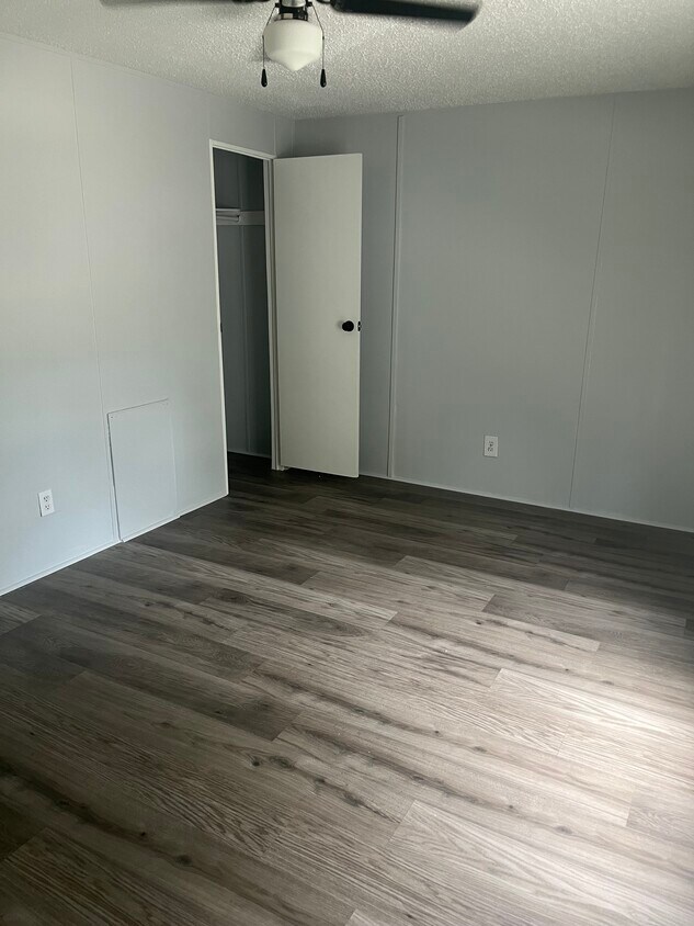 Front Bedroom - 22811 Ford Rd