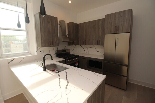Foto del edificio - 1236 W Hubbard St
