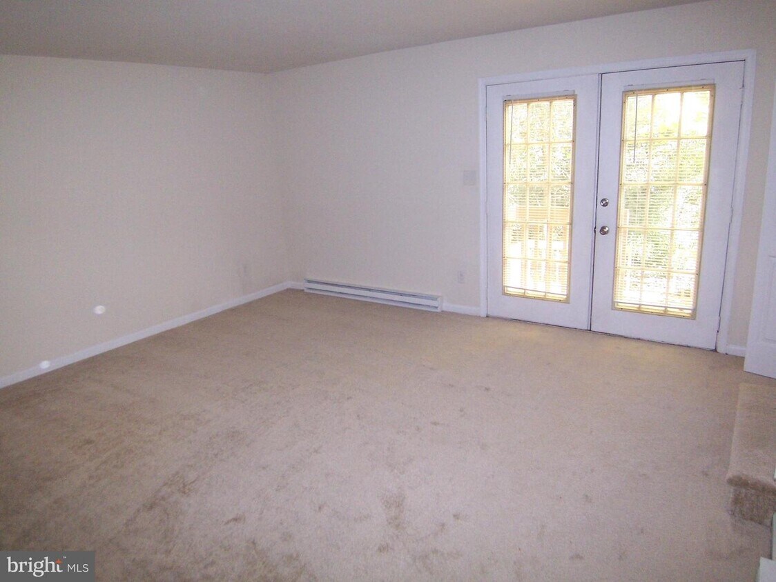 Primary Photo - 106 Cypress Dr