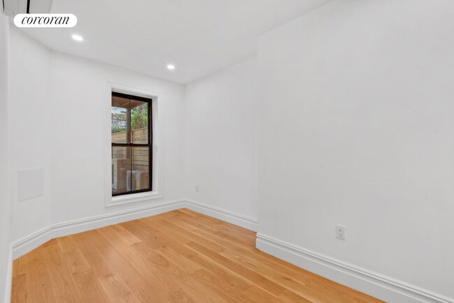 Foto del edificio - 1168 Halsey St