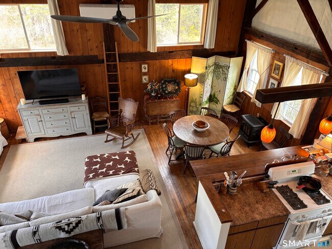 Foto del edificio - 16 Wilbur Rd