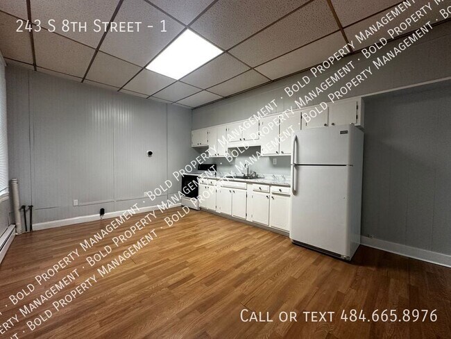 Foto del edificio - 243 S 8th St