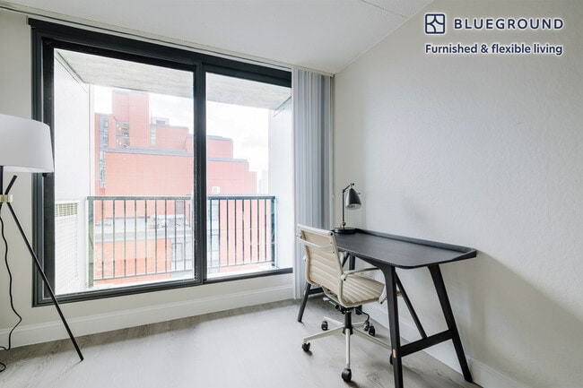 Foto del edificio - 812 Memorial Dr