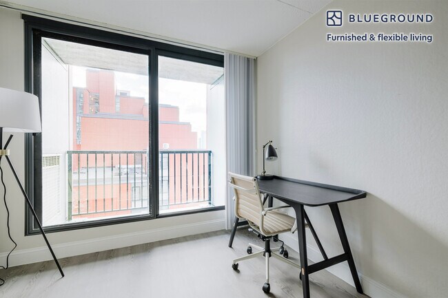 Foto del edificio - 812 Memorial Dr