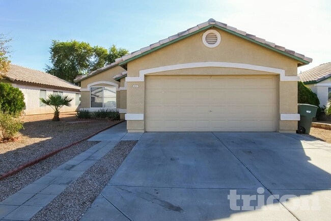 Building Photo - 4127 W Solar Dr