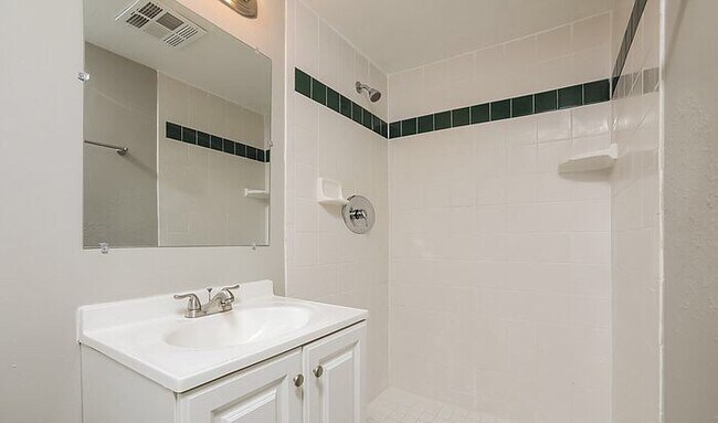 Foto del edificio - 570 Clark St