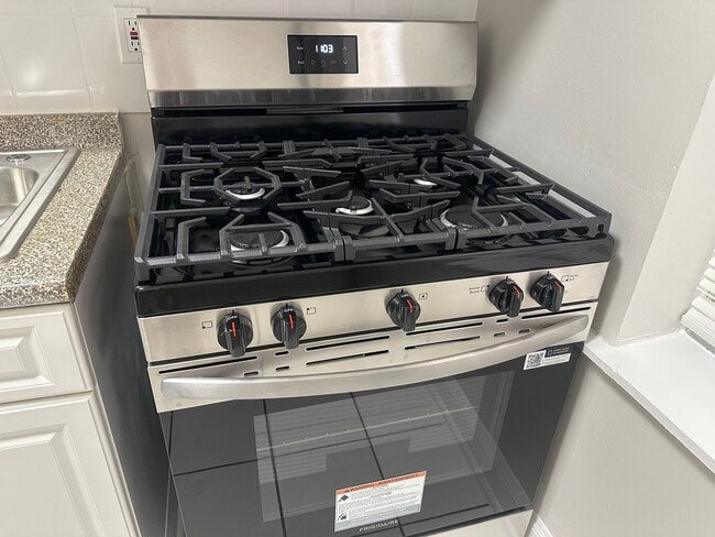 Foto del edificio - 332 61st St