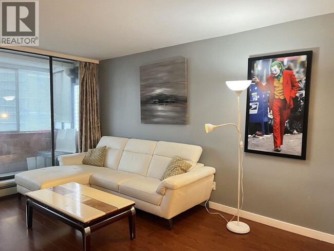 Building Photo - 2060 Bellwood Ave