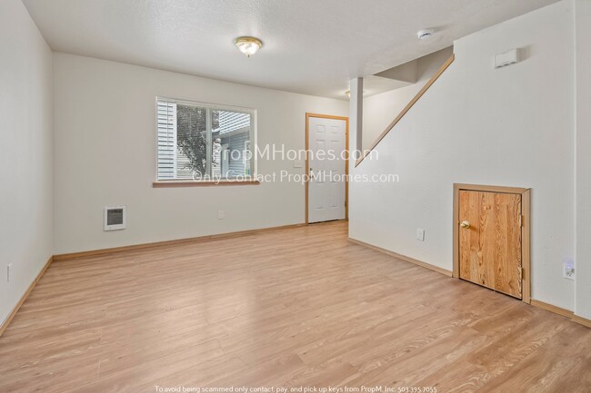 Building Photo - Charming Townhome in South-East Portland: ...