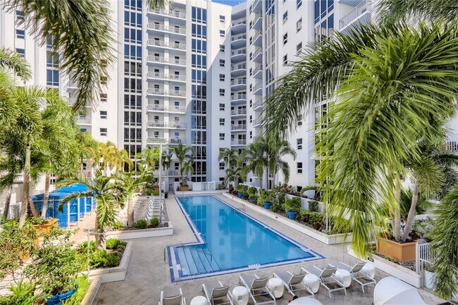 Foto del edificio - 415 E Pine St