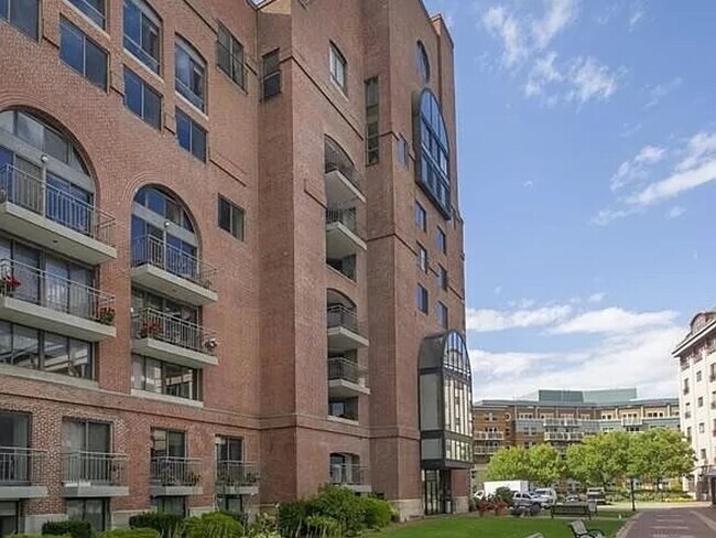 Foto del edificio - 1 Bedroom Townhome in Boston