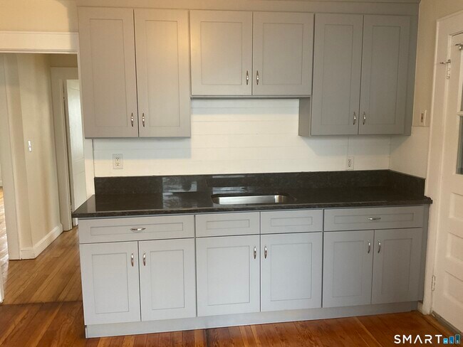 Foto del edificio - 340 Knowlton St