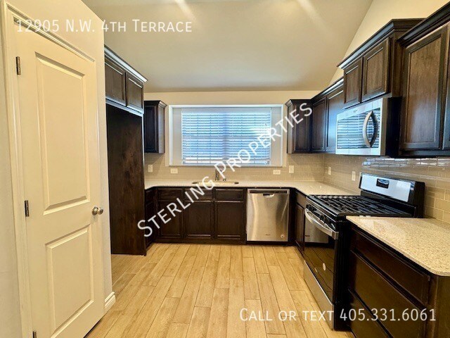 Foto del edificio - 12905 NW 4th Terrace