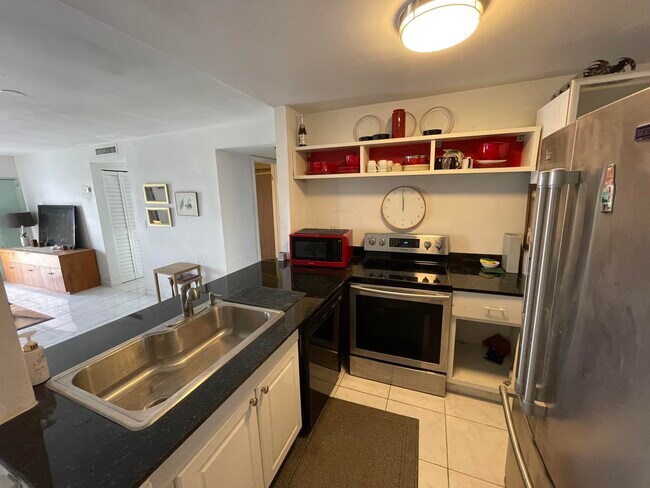 Foto del edificio - 3527 NE 168th St