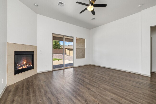 Building Photo - 2547 Comet Loop