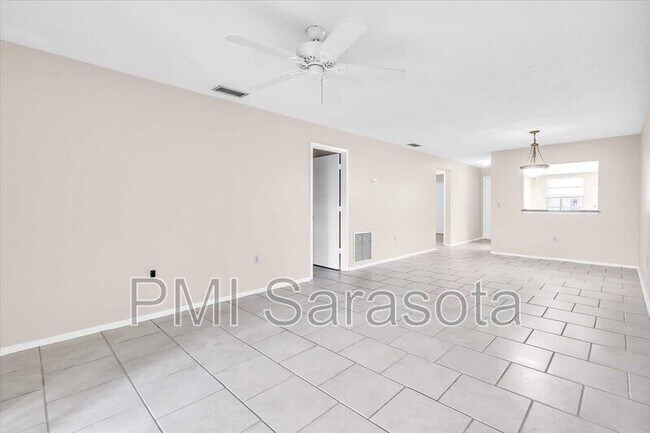 Foto del edificio - 2628 Woodgate Ln