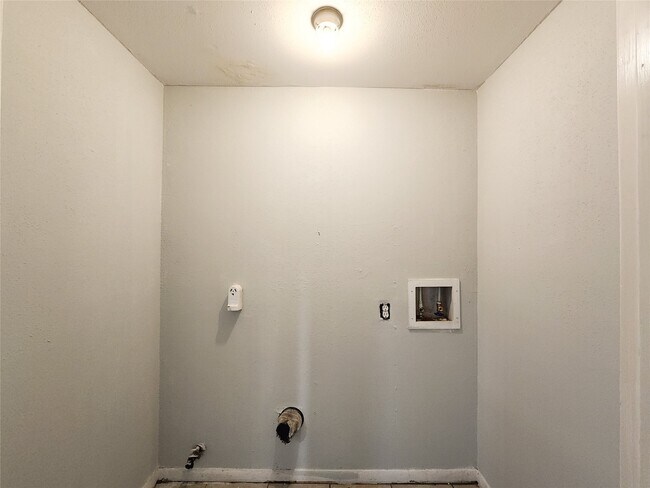 Foto del edificio - 8848 Kempwood Dr