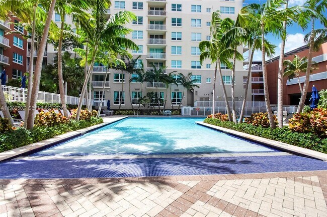 Building Photo - 2000 N Bayshore Dr